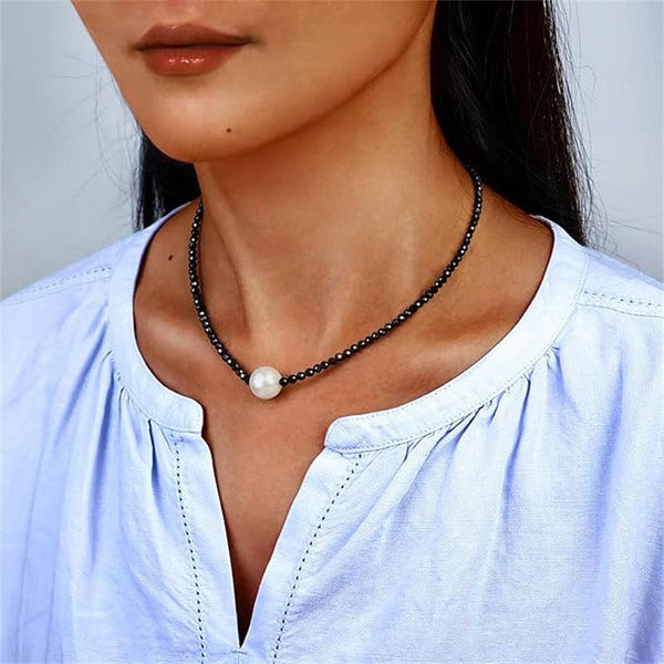 Exaggerated Collarbone Necklace with Punk Vibes - Elegant Blue Black Pearls