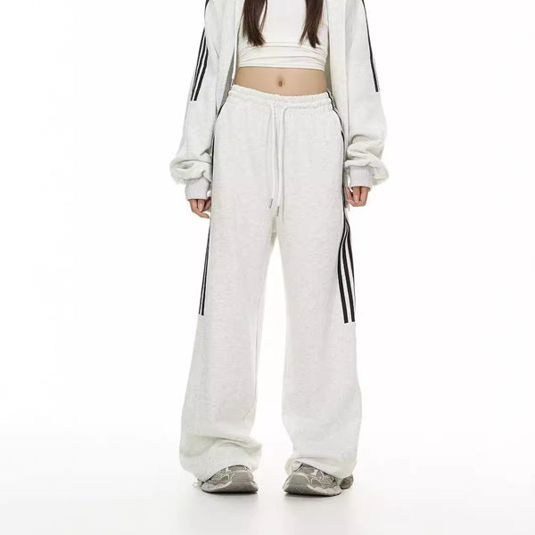 Womens Sports  Leisure Sweatpants - Comfort  Style CombinedStay Comfortable and Chic with Our Womens Leisure Sweatpants - Perfect for Any ActivityUpgrade Your Athleisure Game with Our Womens Length Sweatpants - Available Now