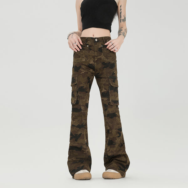 Retro Slim Camo Pants for Women - Stylish and Comfortable